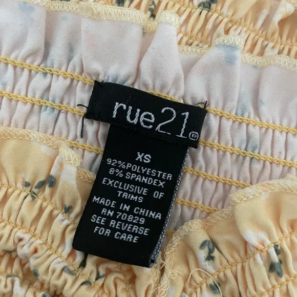 Two Summer Halter Tops * Yellow and‎ Light Blue * - Picture 13 of 14